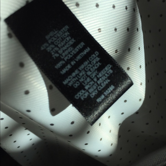 Express women’s skirt suit in light grey - Picture 6 of 6